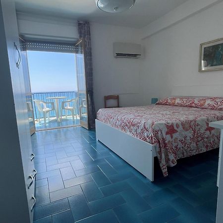Hotel Ristorante Mareblu Amantea Ngoại thất bức ảnh
