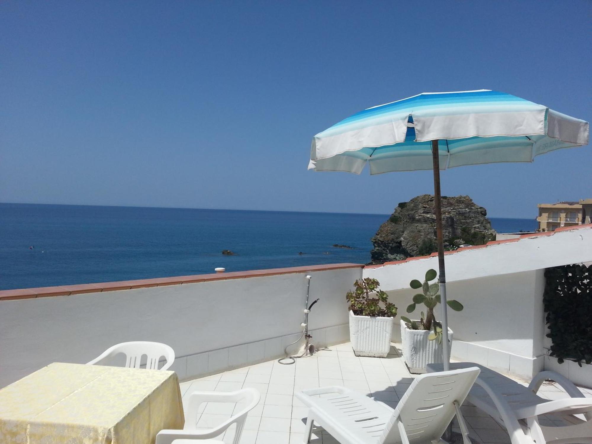 Hotel Ristorante Mareblu Amantea Ngoại thất bức ảnh