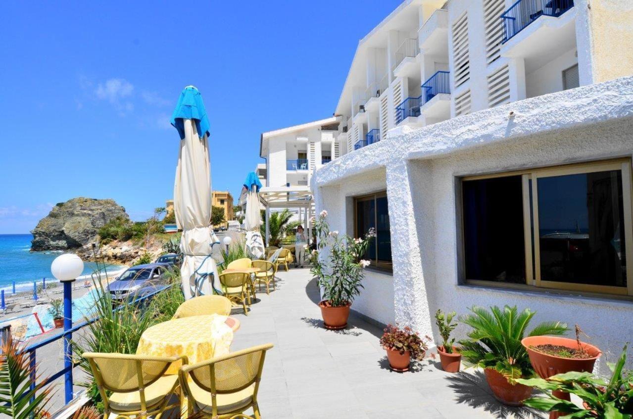Hotel Ristorante Mareblu Amantea Ngoại thất bức ảnh