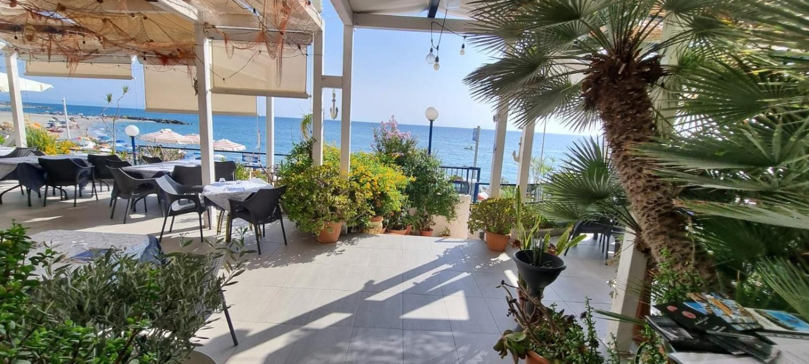 Hotel Ristorante Mareblu Amantea Ngoại thất bức ảnh