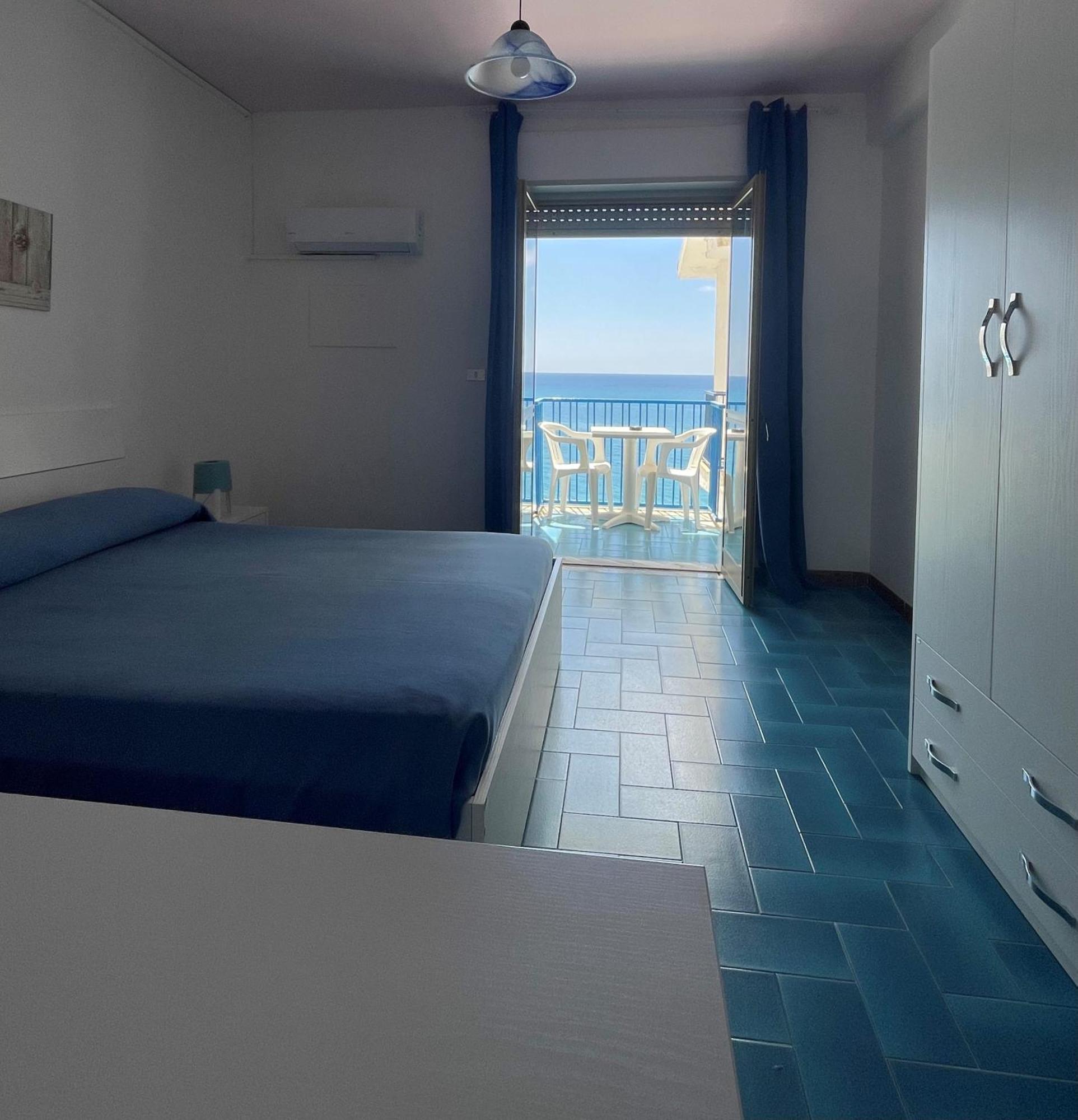 Hotel Ristorante Mareblu Amantea Ngoại thất bức ảnh