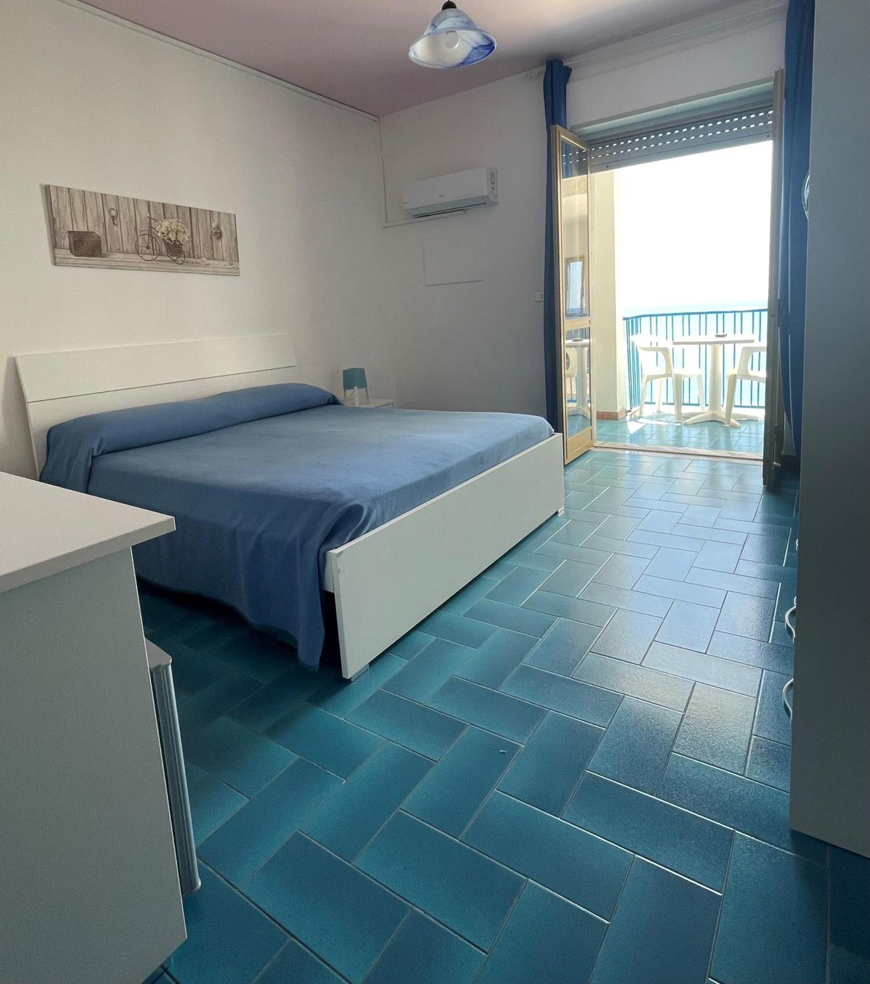 Hotel Ristorante Mareblu Amantea Ngoại thất bức ảnh