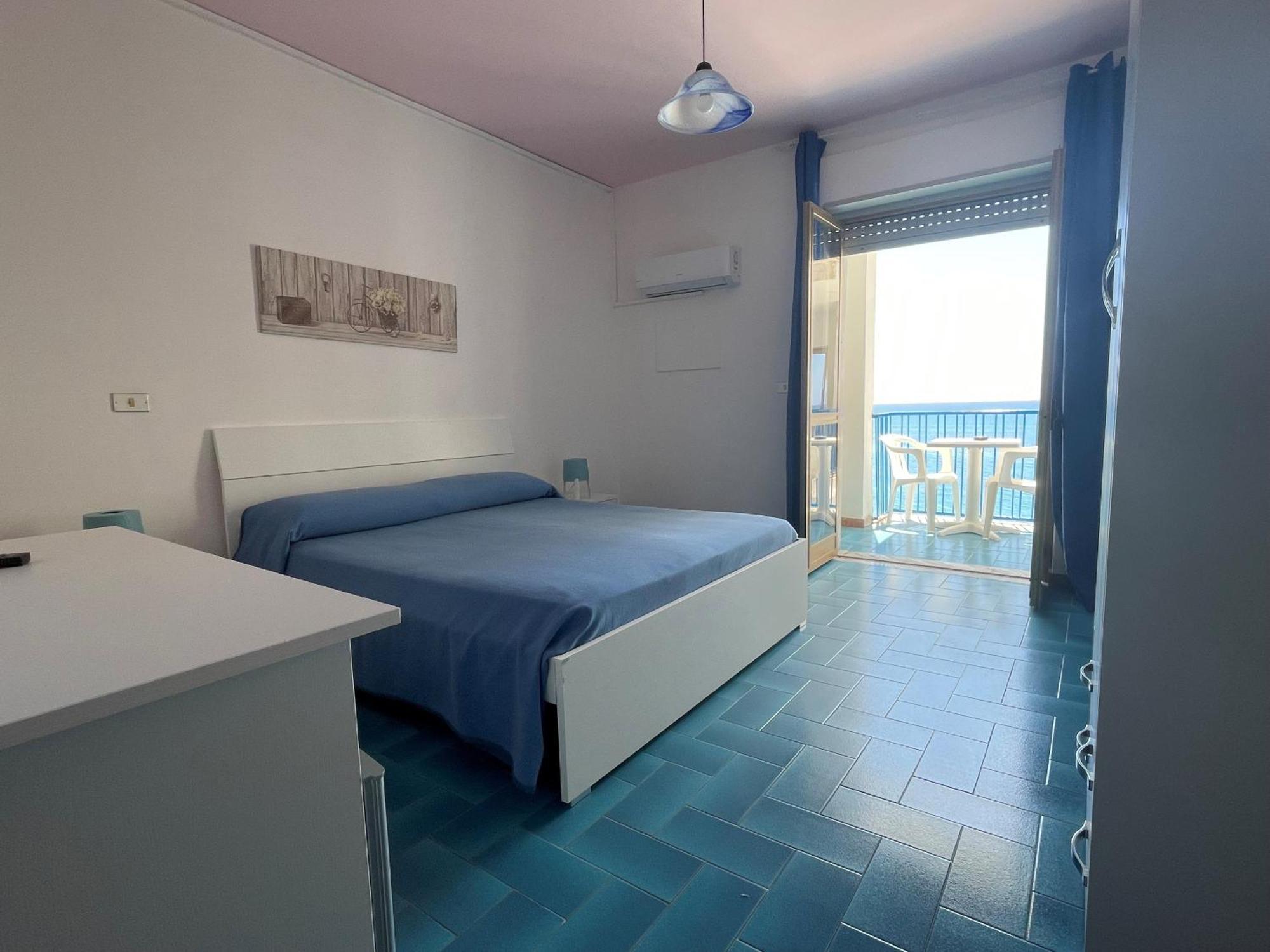 Hotel Ristorante Mareblu Amantea Ngoại thất bức ảnh
