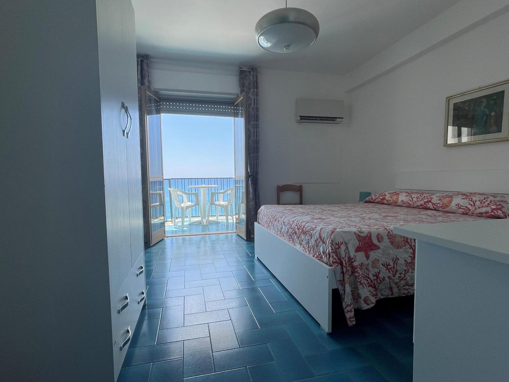Hotel Ristorante Mareblu Amantea Ngoại thất bức ảnh